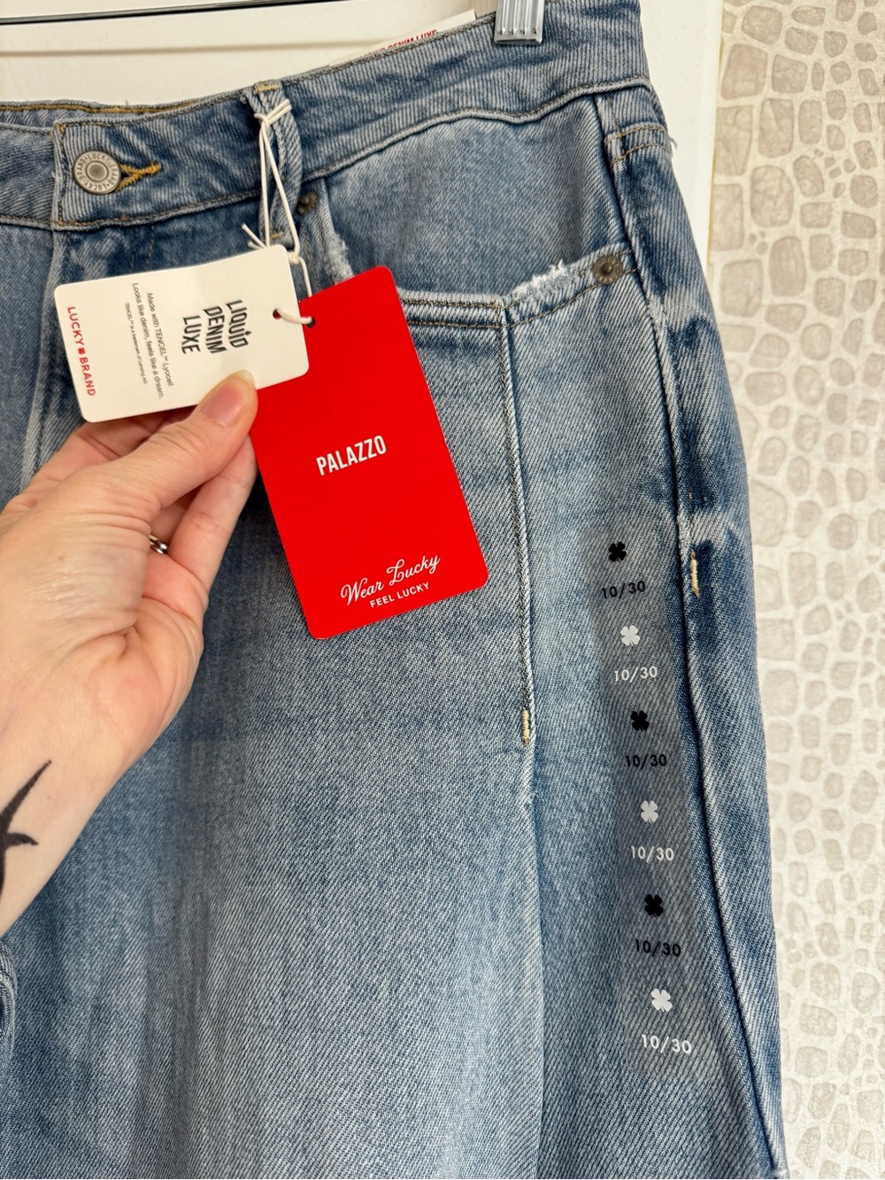 Lucky Brand Pleated Liquid Denim Luxe Palazzo Jeans Women’s 10/30 - Picture 4 of 11